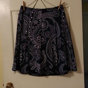 Side zip knee length skirt